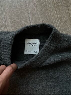 Abercrombie & Fitch Women’s Dark Gray Wool Blend Sweater - M